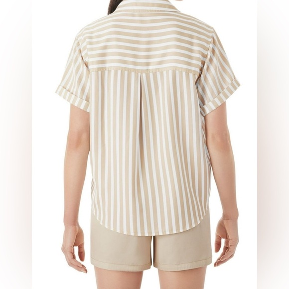 Women’s Button Up Shirt - Picture 3 of 6